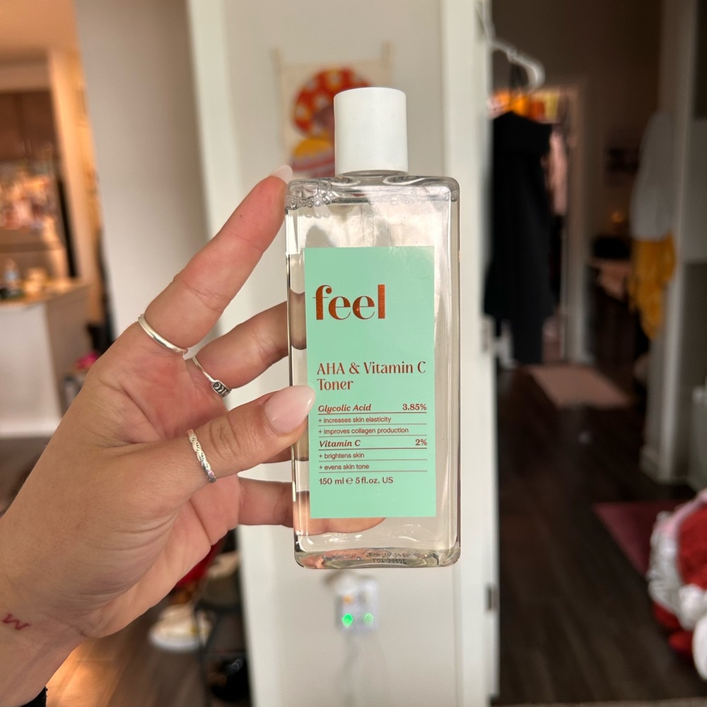 feel AHA & Vitamin C Toner
